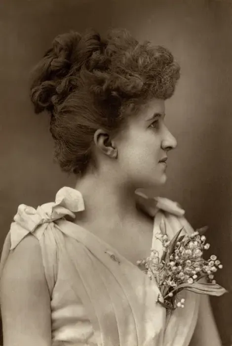 Framed Print : Decima Moore - English actress and singer (soprano) Framed Print : Decima Moore - English actress and singer (soprano)