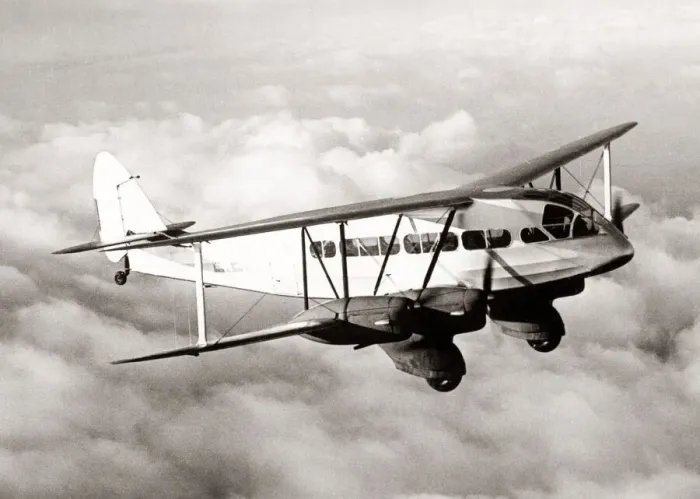 Framed Print : DeHavilland biplane airliner in flight, 1934 Framed Print : DeHavilland biplane airliner in flight, 1934