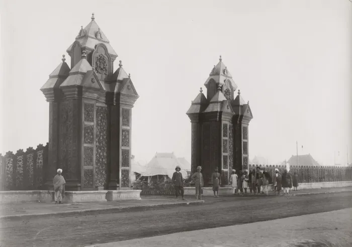 Framed Print : Delhi Durbar, probably 1911, camp entrance Framed Print : Delhi Durbar, probably 1911, camp entrance