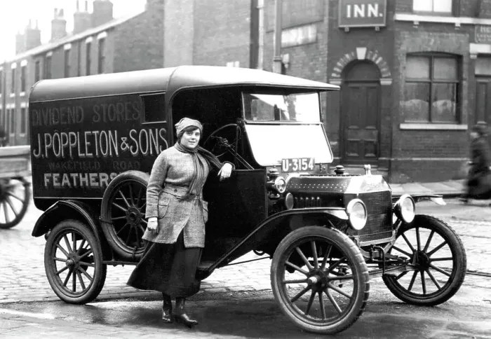 Framed Print : Delivery van in Featherstone Framed Print : Delivery van in Featherstone