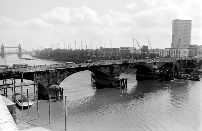 Framed Print : Demolition of London Bridge, London Framed Print : Demolition of London Bridge, London