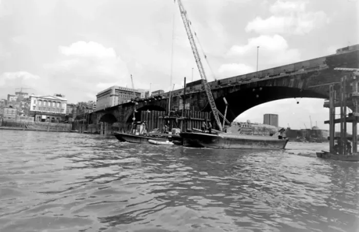 Framed Print : Demolition of London Bridge, London Framed Print : Demolition of London Bridge, London