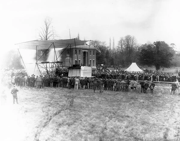 Demonstration of Hiram Maxims flying machine Baldwyns Park