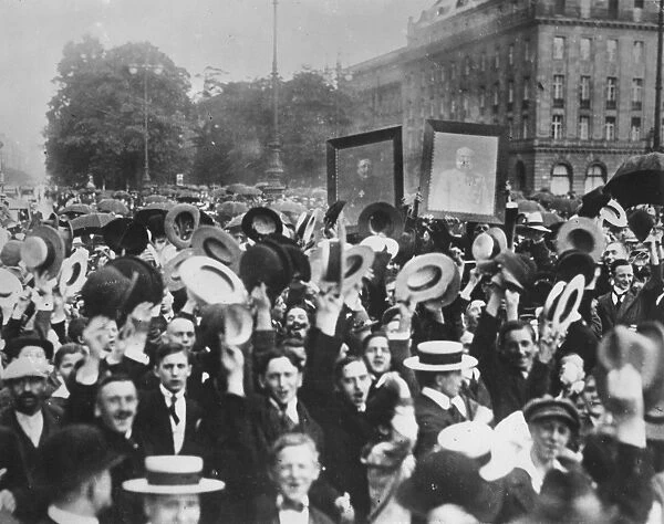 Demonstration in Vienna, Austria, beginning of WW1