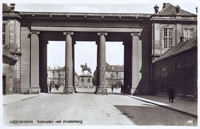 Framed Print : Denmark - Copenhagen - Amalienborg Palace Framed Print : Denmark - Copenhagen - Amalienborg Palace