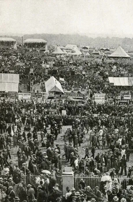 Framed Print : Derby Day at Epsom racecourse, Epsom Downs, Surrey Framed Print : Derby Day at Epsom racecourse, Epsom Downs, Surrey