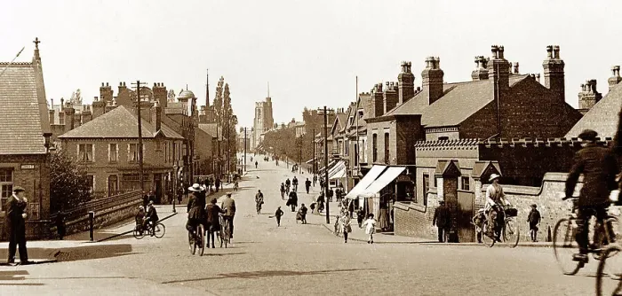 Framed Print : Derby Road, Long Eaton, early 1900s Framed Print : Derby Road, Long Eaton, early 1900s