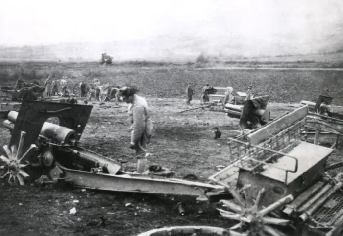 Framed Print : Destroyed Serbian guns near Prizren, Serbia, WW1 Framed Print : Destroyed Serbian guns near Prizren, Serbia, WW1