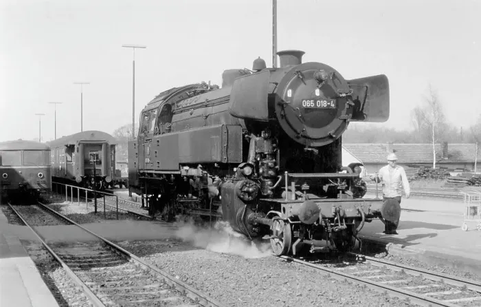 Framed Print : Deutsche Bundesbahn steam locomotive 065 018-4 Framed Print : Deutsche Bundesbahn steam locomotive 065 018-4