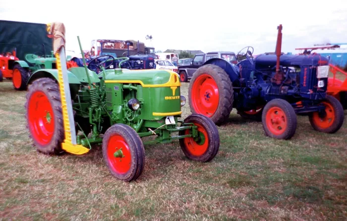 Framed Print : Deutz F2L612 4 tractor Framed Print : Deutz F2L612 4 tractor