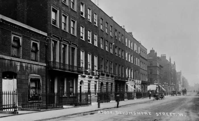 Framed Print : Devonshire Street, London W1 Framed Print : Devonshire Street, London W1