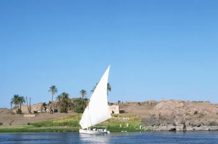 Framed Print : Dhow or felucca on the River Nile, Egypt Framed Print : Dhow or felucca on the River Nile, Egypt