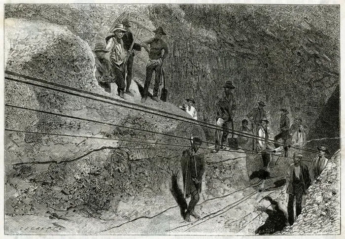 Framed Print : DIAMOND MINING / KIMBERLEY Framed Print : DIAMOND MINING / KIMBERLEY