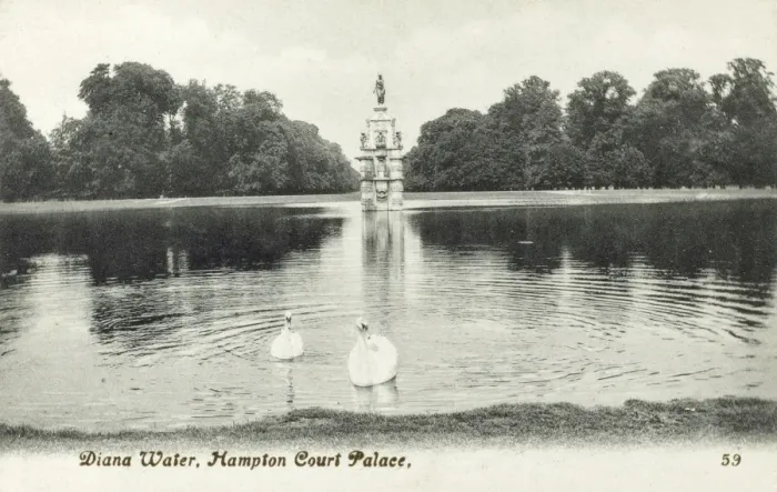 Framed Print : Diana Water - Hampton Court Palace Framed Print : Diana Water - Hampton Court Palace