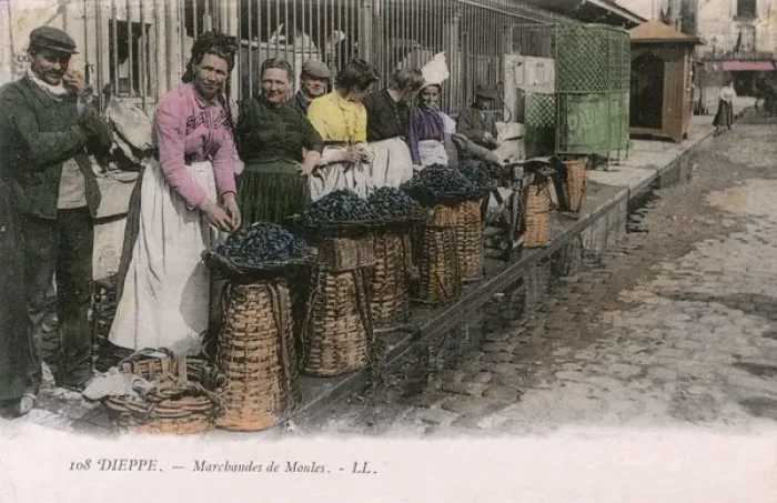 Framed Print : Dieppe, France - Mussel sellers Framed Print : Dieppe, France - Mussel sellers