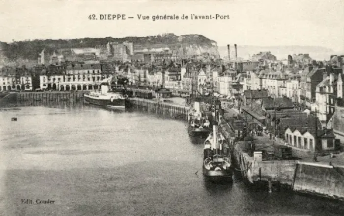 Framed Print : Dieppe / Harbour C1905 Framed Print : Dieppe / Harbour C1905