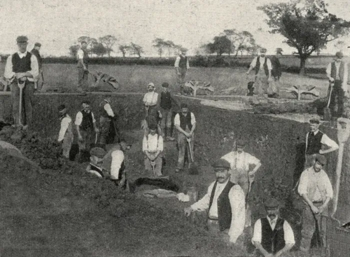 Framed Print : Digging a reservoir at Laindon Labour Colony, Essex Framed Print : Digging a reservoir at Laindon Labour Colony, Essex