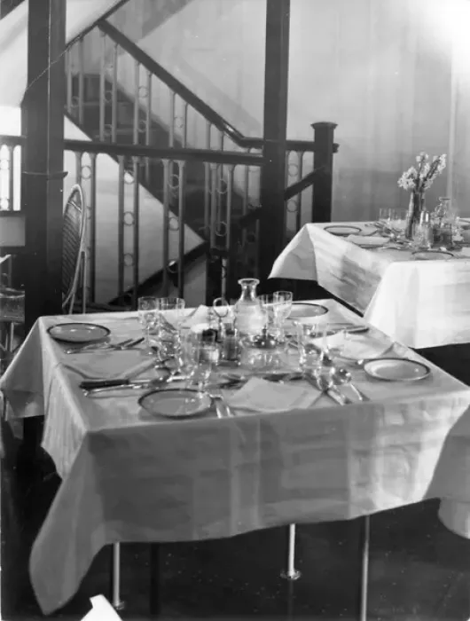 Framed Print : Part of the dining room aboard the HMA R100 Framed Print : Part of the dining room aboard the HMA R100