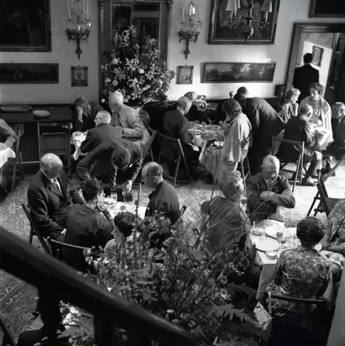 Framed Print : Dinner in a St Ives restaurant Framed Print : Dinner in a St Ives restaurant