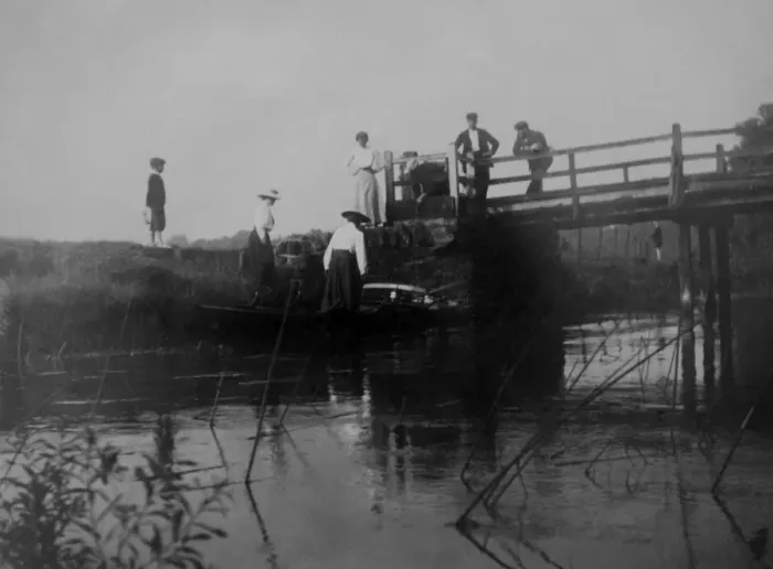 Framed Print : Disembarking from rowing boat Framed Print : Disembarking from rowing boat