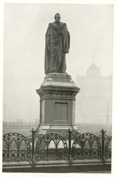 Framed Print : Disraeli statue, Parliament Square, London Framed Print : Disraeli statue, Parliament Square, London