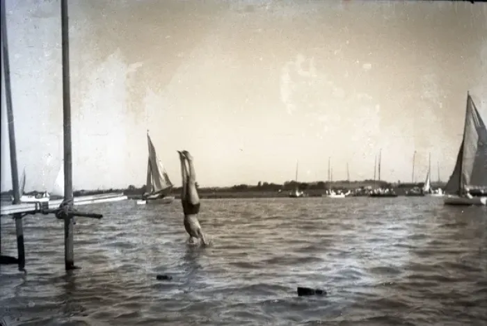 Framed Print : Diving - The River Crouch, Hullbridge, Kent Framed Print : Diving - The River Crouch, Hullbridge, Kent