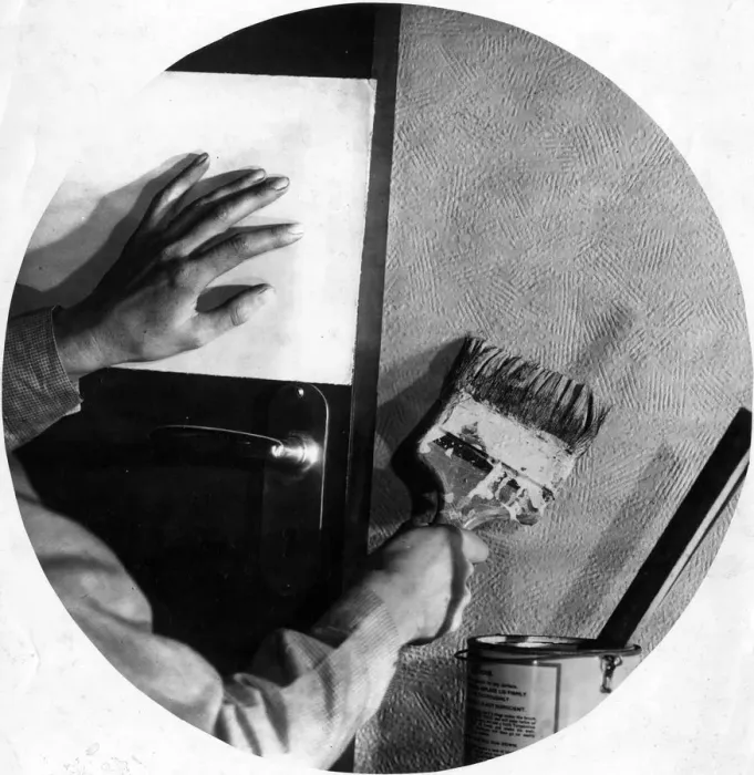 Framed Print : DIY / PAINTING A WALL Framed Print : DIY / PAINTING A WALL
