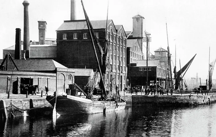 Framed Print : The Docks, Ipswich early 1900's Framed Print : The Docks, Ipswich early 1900's