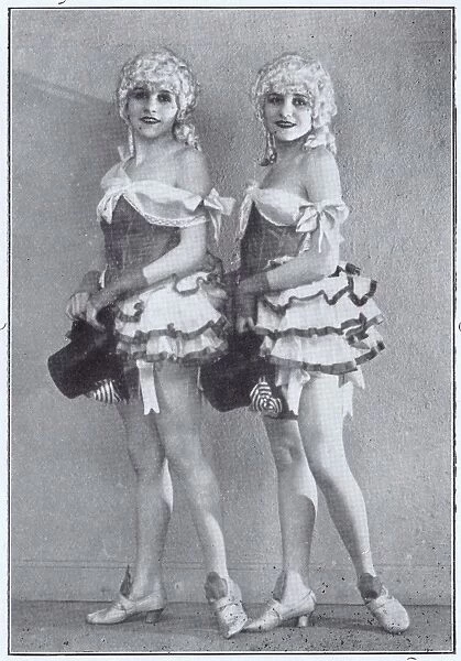 The Dodge Twins in the cabaret show Supper Time, London (192