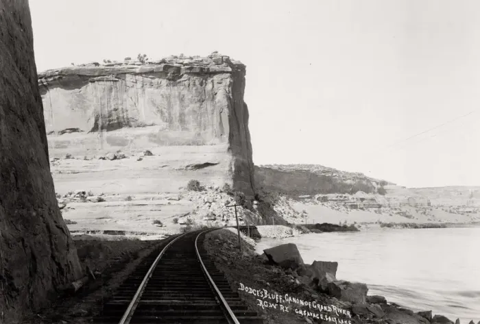 Framed Print : Dodges Bluff, Canyon of Gand River, Canyon, Colorado Framed Print : Dodges Bluff, Canyon of Gand River, Canyon, Colorado