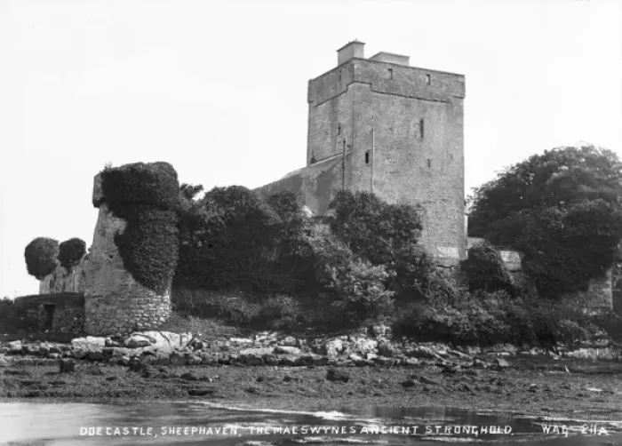 Framed Print : Doe Castle, Co Donegall, Macswynes Ancient Stronghold Framed Print : Doe Castle, Co Donegall, Macswynes Ancient Stronghold