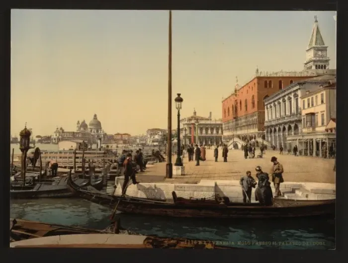 Framed Print : In front of the Doges Palace, Venice, Italy Framed Print : In front of the Doges Palace, Venice, Italy