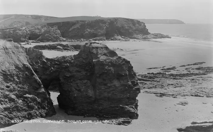 Framed Print : Dollar Cove at Gumwalloe Framed Print : Dollar Cove at Gumwalloe