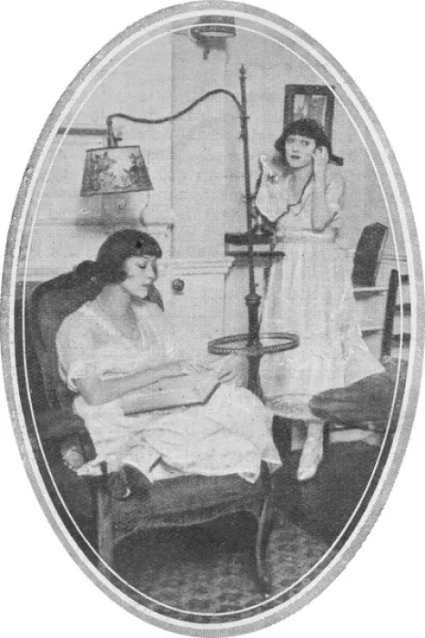 Framed Print : The Dolly Sisters in London, early 1920s Framed Print : The Dolly Sisters in London, early 1920s