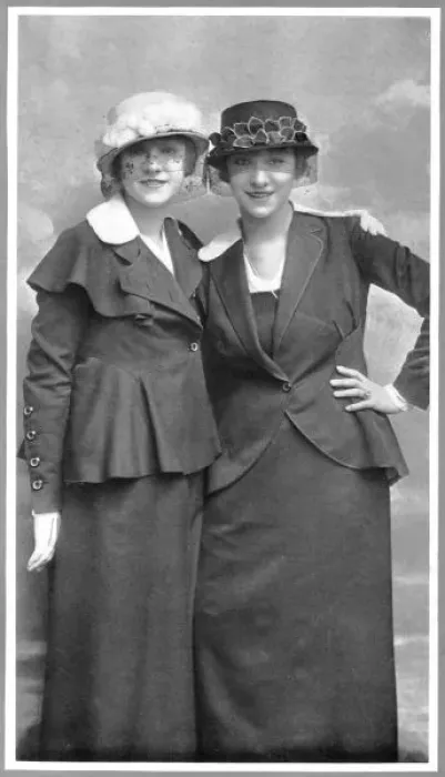 Framed Print : The Dolly Sisters, USA Framed Print : The Dolly Sisters, USA