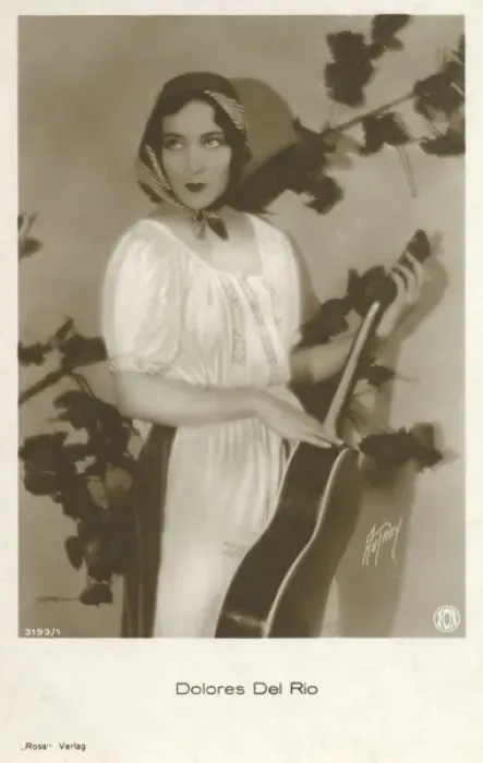 Framed Print : Dolores Del Rio, Mexican film actress Framed Print : Dolores Del Rio, Mexican film actress