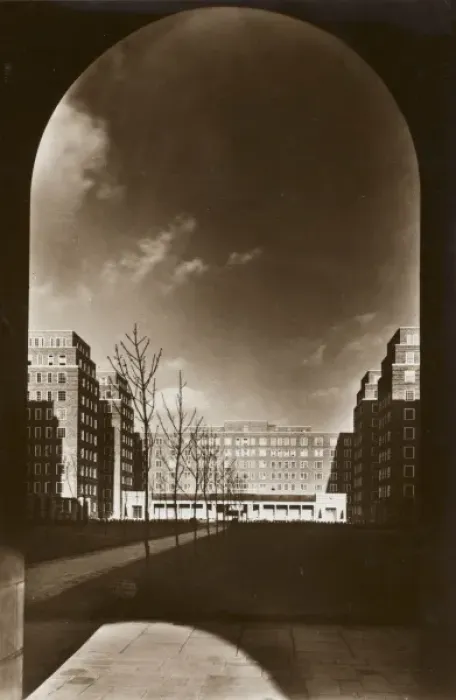 Framed Print : Dolphin Square - Pimlico, London Framed Print : Dolphin Square - Pimlico, London