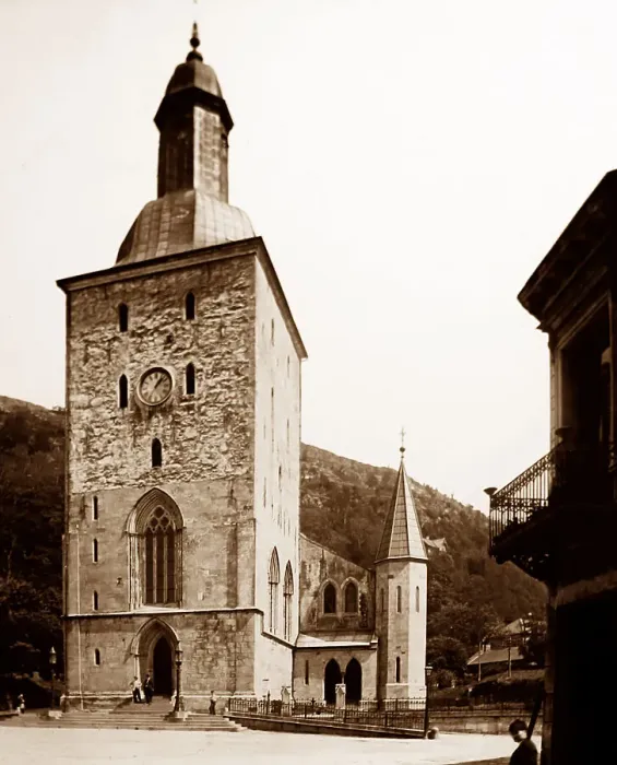 Framed Print : Dom Kirke, Bergen, Norway - early 1900s Framed Print : Dom Kirke, Bergen, Norway - early 1900s