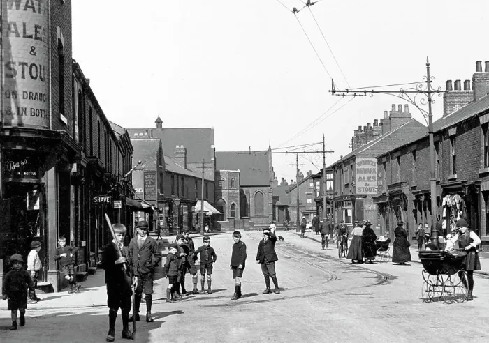 Framed Print : Doncaster Carr House Road early 1900s Framed Print : Doncaster Carr House Road early 1900s