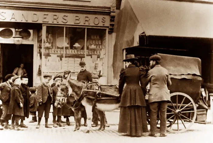 Framed Print : Donkey cart, London, early 1900s Framed Print : Donkey cart, London, early 1900s