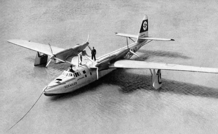 Framed Print : Dornier Do 26 (forward view, on water) Framed Print : Dornier Do 26 (forward view, on water)