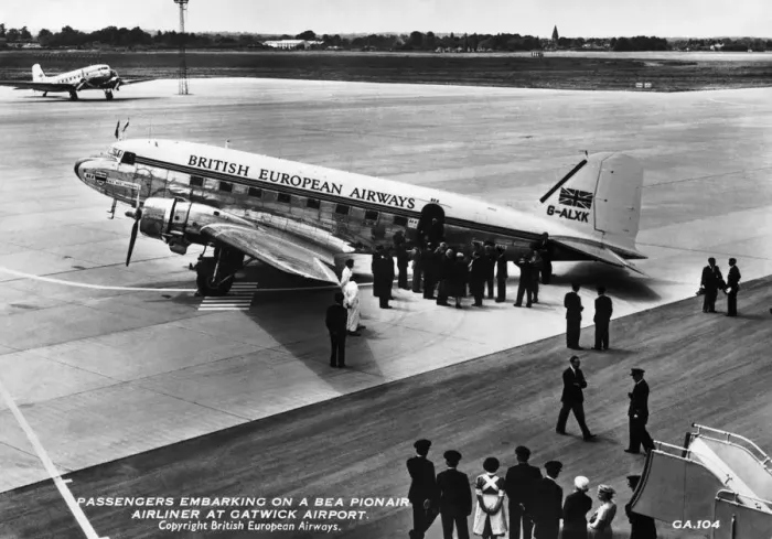 Framed Print : Douglas DC-3 Framed Print : Douglas DC-3
