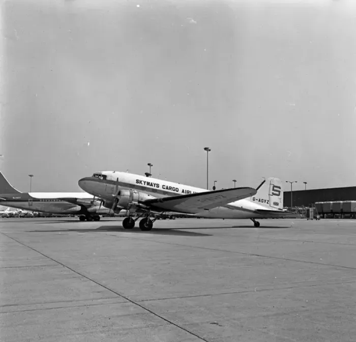 Framed Print : Douglas DC-3 G-AGYZ Skyways Cargo 1975 Framed Print : Douglas DC-3 G-AGYZ Skyways Cargo 1975