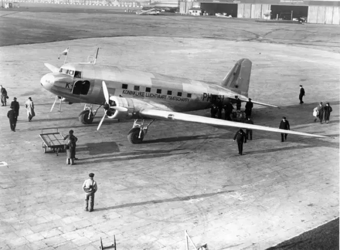 Framed Print : Douglas DC-3 PH-ALI Ibis of KLM at Croydon Framed Print : Douglas DC-3 PH-ALI Ibis of KLM at Croydon