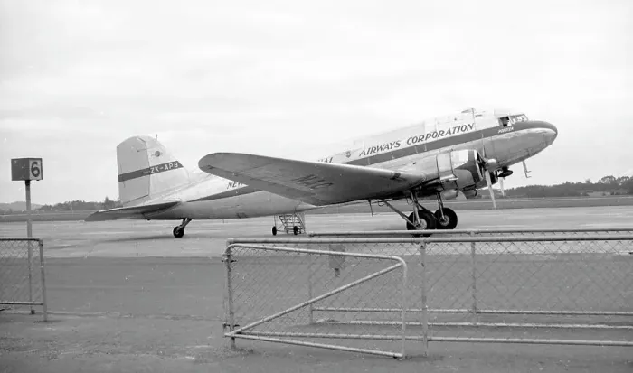 Framed Print : Douglas DC-3 ZK-APB Popotea Framed Print : Douglas DC-3 ZK-APB Popotea