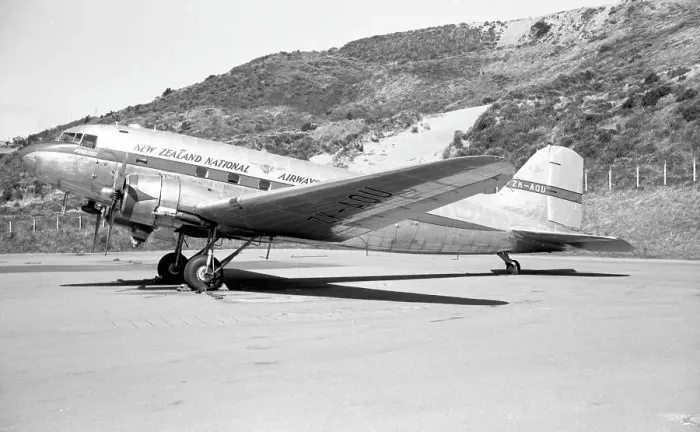 Framed Print : Douglas DC-3 ZK-AQU Pihoihoi Framed Print : Douglas DC-3 ZK-AQU Pihoihoi