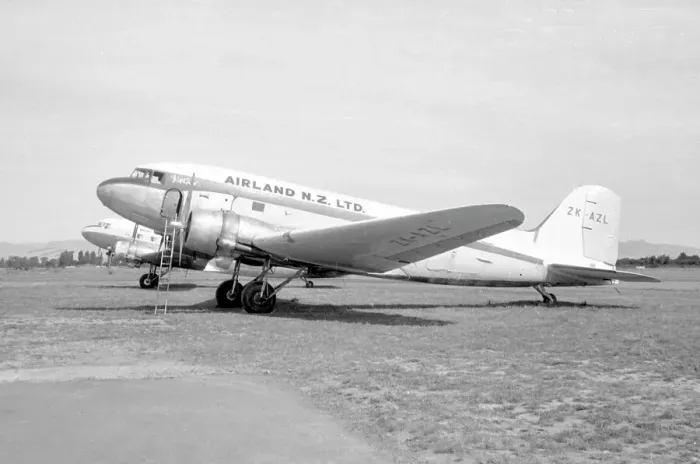 Framed Print : Douglas DC-3 ZK-AZL Framed Print : Douglas DC-3 ZK-AZL