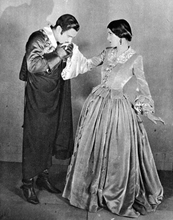 Framed Print : Douglas Fairbanks & Mary Astor Framed Print : Douglas Fairbanks & Mary Astor