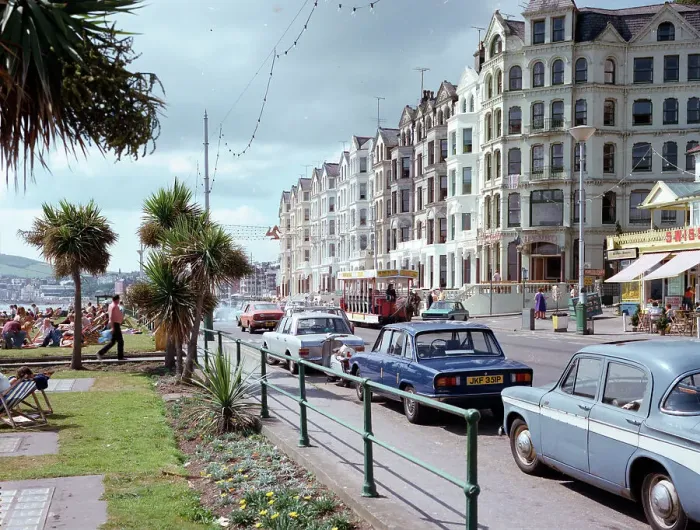 Framed Print : Douglas - Queen's Promenade Framed Print : Douglas - Queen's Promenade