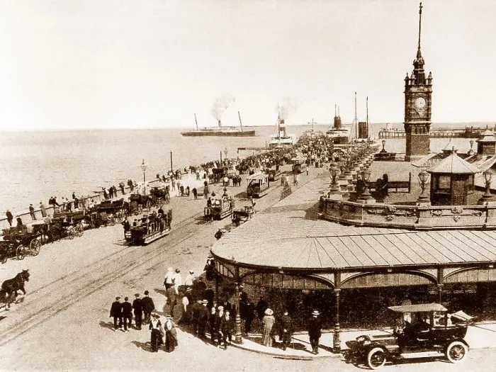 Framed Print : Douglas - Victoria Pier and Arcade - Isle of Man Framed Print : Douglas - Victoria Pier and Arcade - Isle of Man